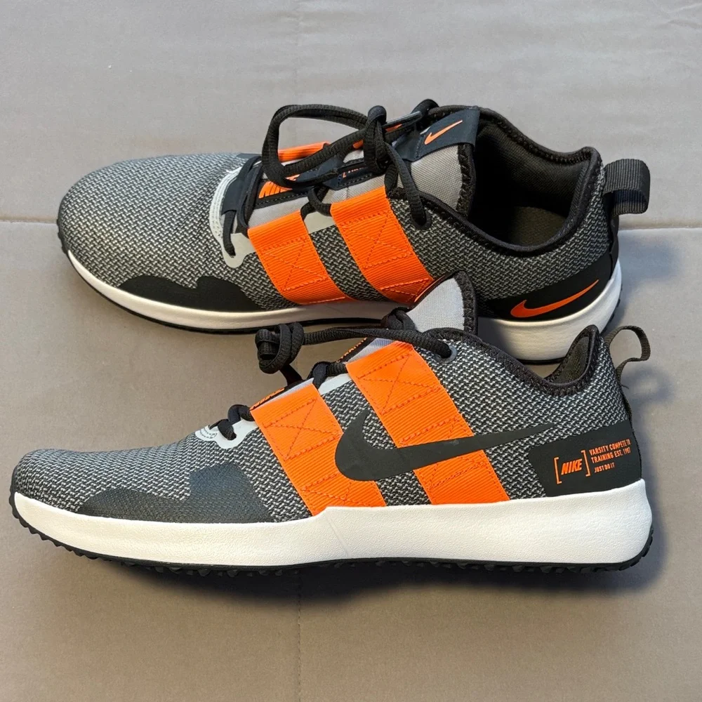Nike - Picture 2 of 6